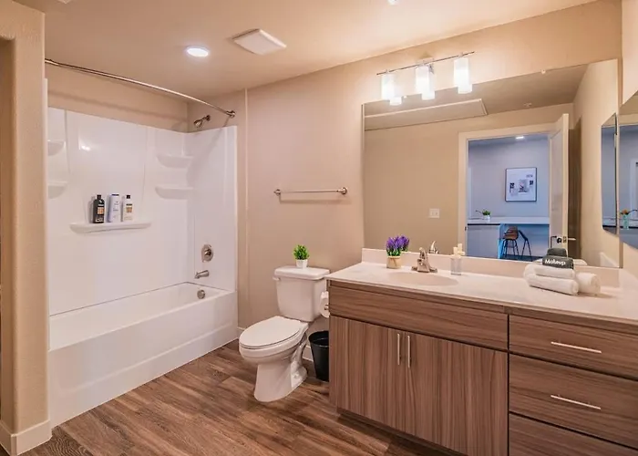 Trendy 2bd Gym Pool Parking Wd Sleeps 8 Apartment Tempe