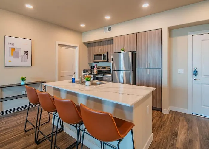 Trendy 2bd Gym Pool Parking Wd Sleeps 8 Apartment Tempe