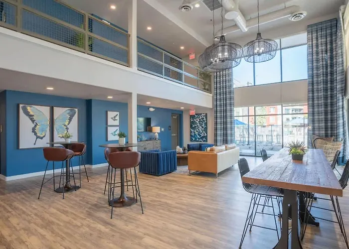 Apartment Trendy 2bd Gym Pool Parking Wd Sleeps 8