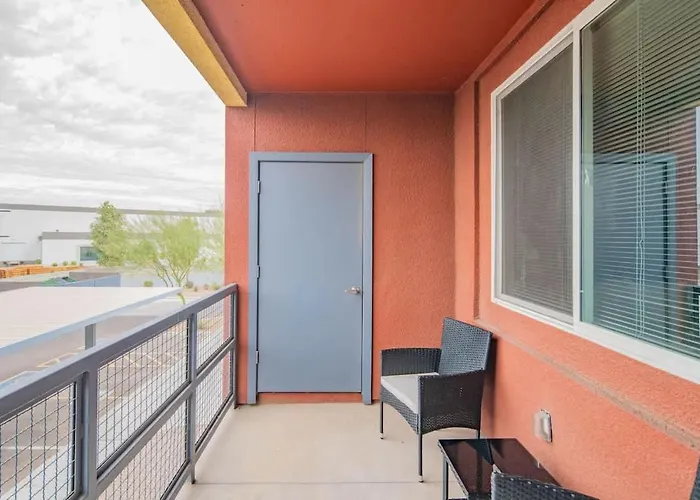 Trendy 2bd Gym Pool Parking Wd Sleeps 8 *