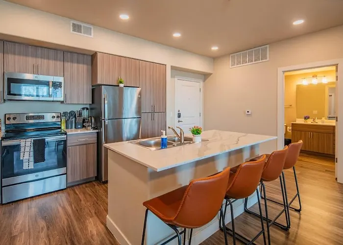 Trendy 2bd Gym Pool Parking Wd Sleeps 8 Apartment *